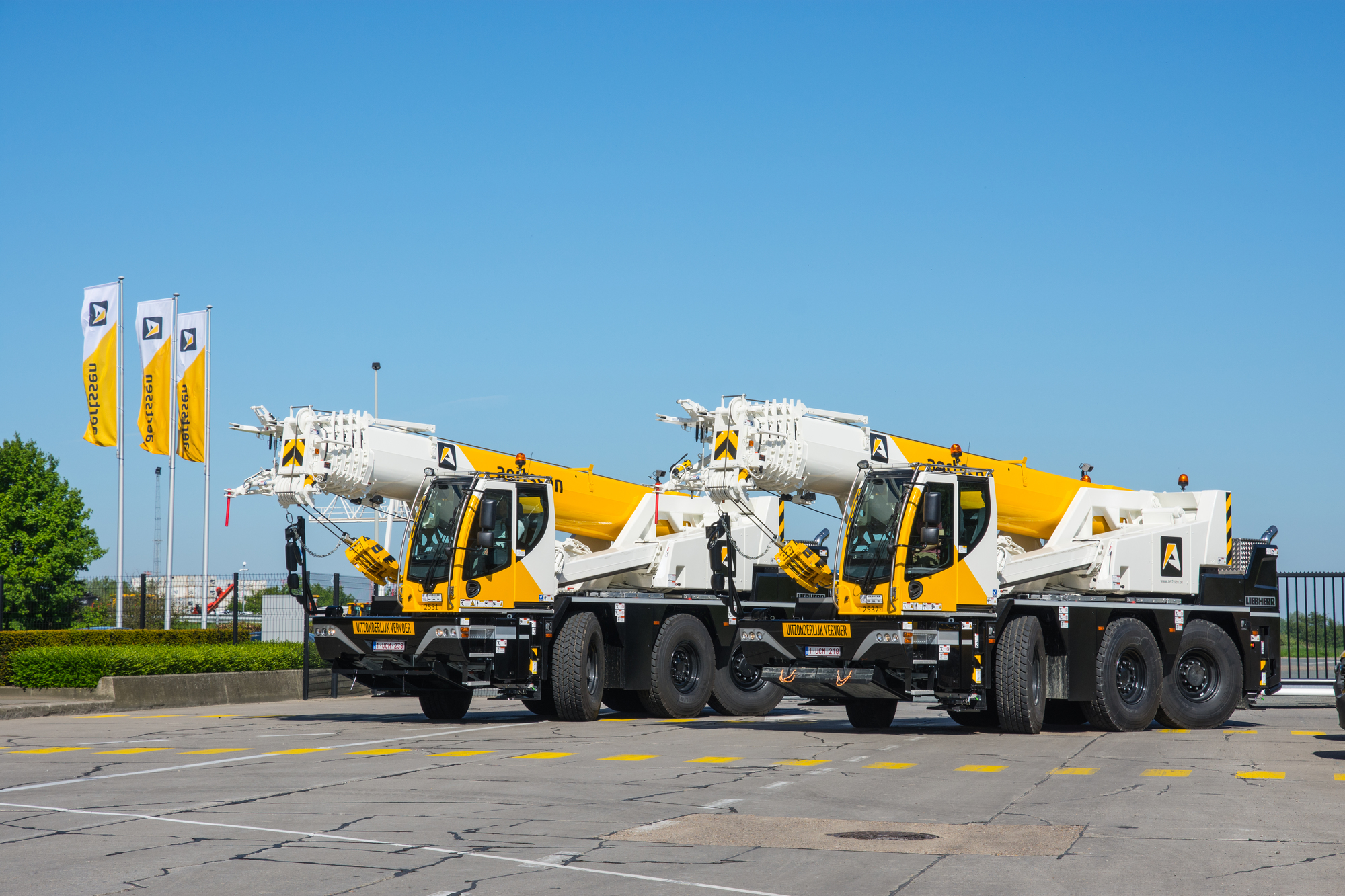 Aertssen Trading NV - Gradbeni stroji LIEBHERR LTF 1060-4.1 undefined: slika 1