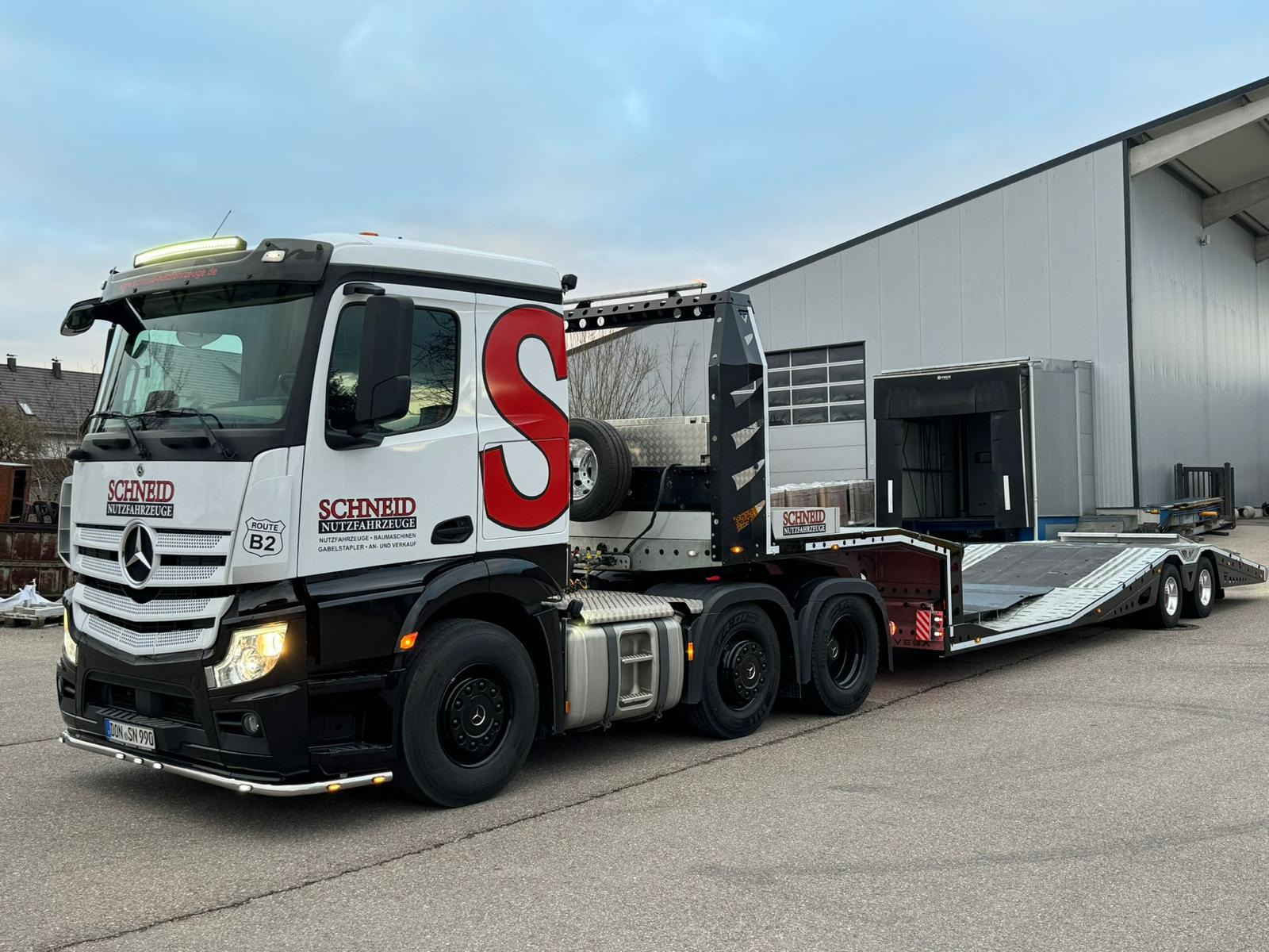 Schneid Nutzfahrzeuge GmbH & CO. KG - vozila za prodajo undefined: slika 3