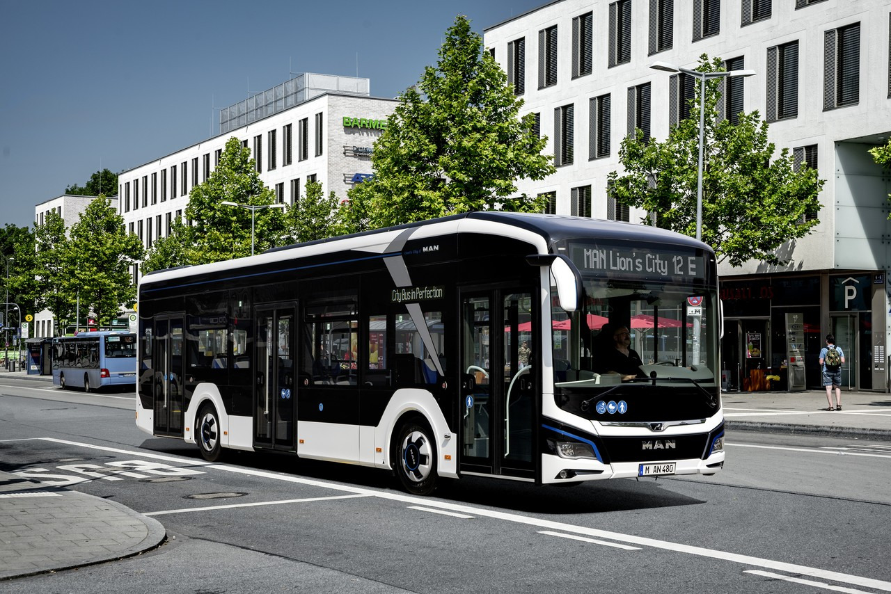 Svenska Neoplan AB - Vlačilci undefined: slika 2
