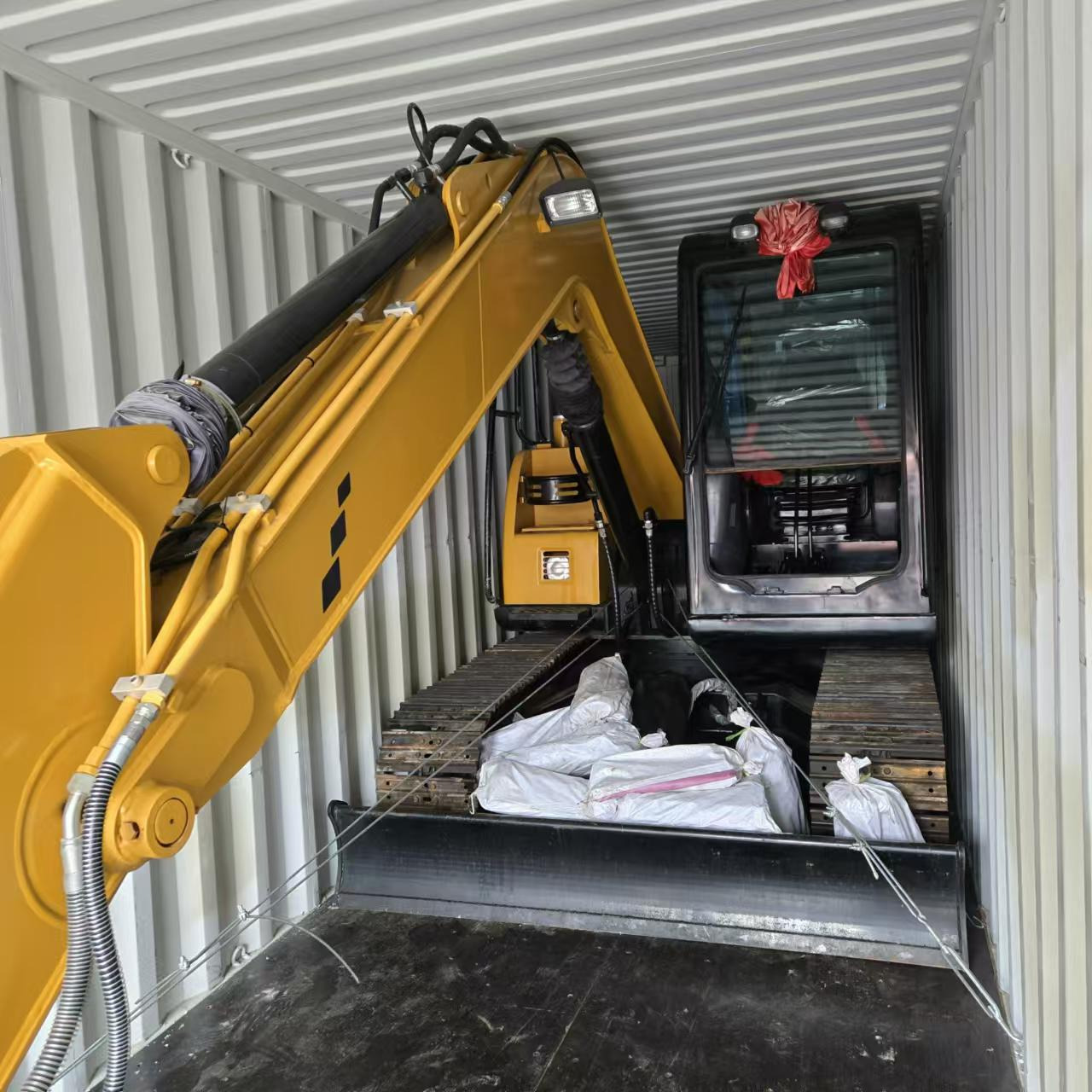 Toaks International Trading Company - Gradbeni stroji CATERPILLAR 980 undefined: slika 16