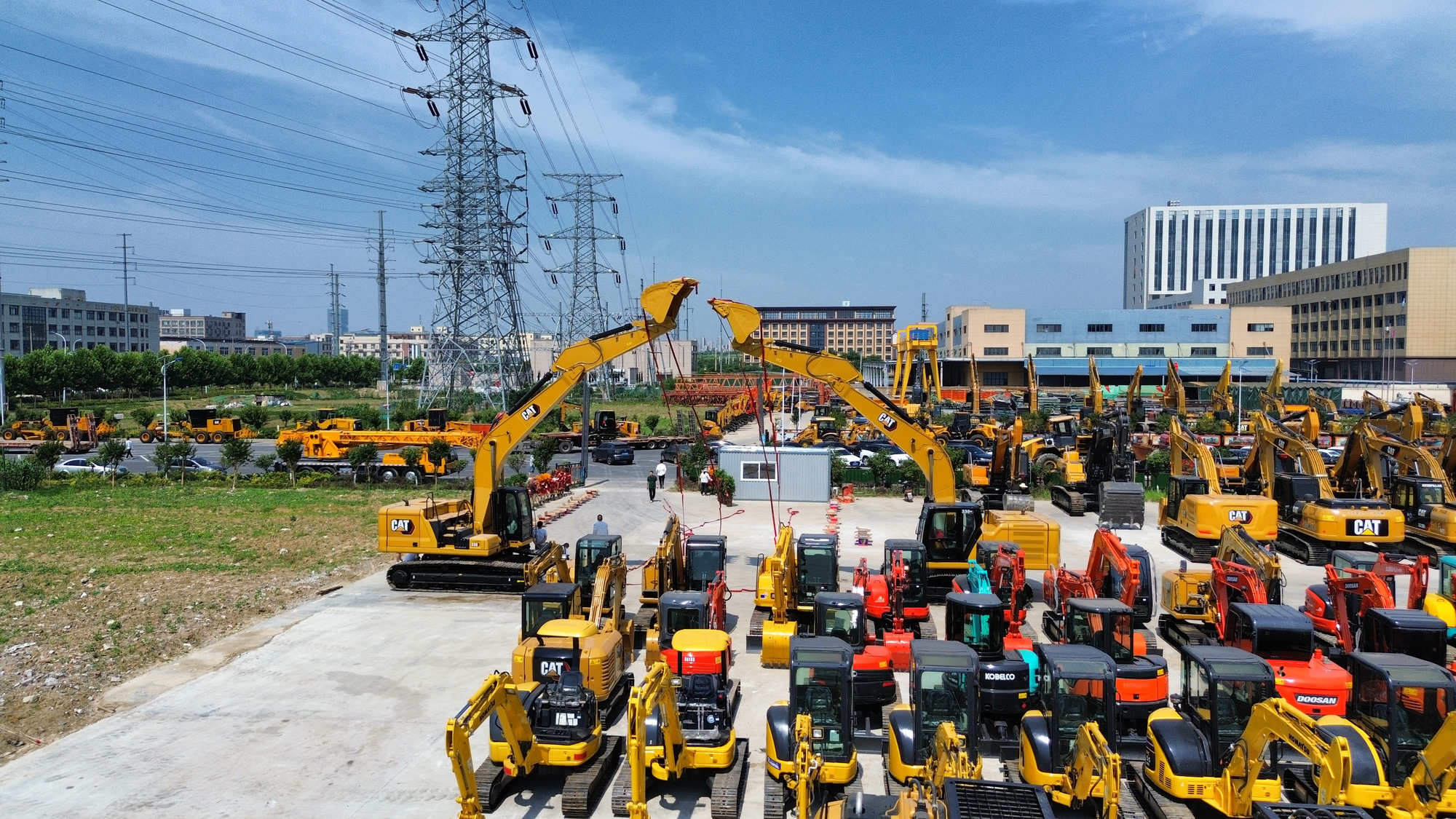 Toaks International Trading Company - Gradbeni stroji CATERPILLAR 980 undefined: slika 4