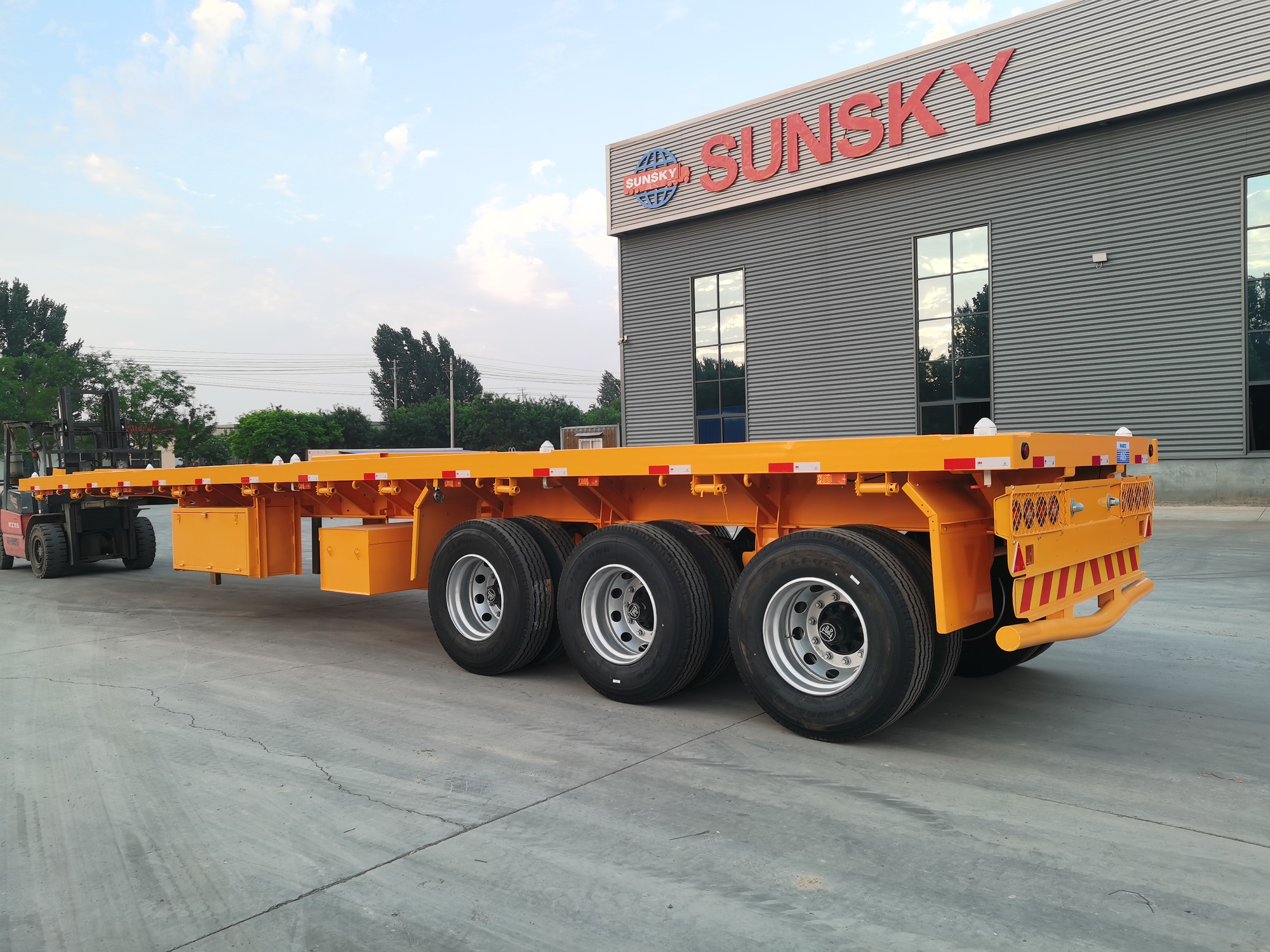 Xiamen Sunsky Vehicle Co.,Ltd - Tovornjaki SINOTRUK HOWO undefined: slika 4