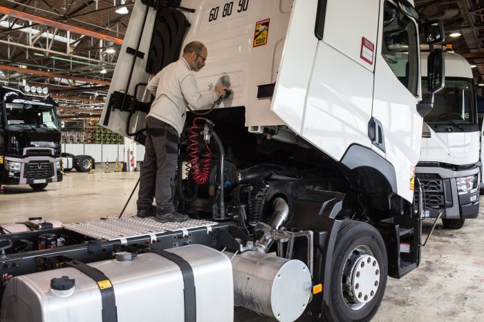 Renault Trucks France - Vlačilci - 4x2, menjalnik: avtomatski undefined: slika 10