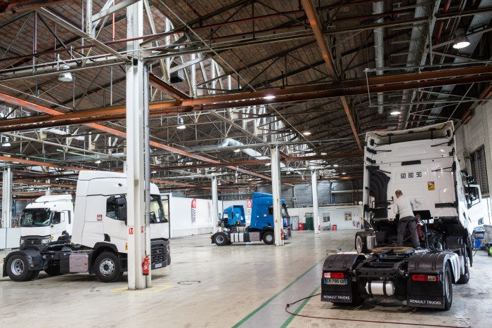 Renault Trucks France - Vlačilci - 4x2, menjalnik: avtomatski undefined: slika 8