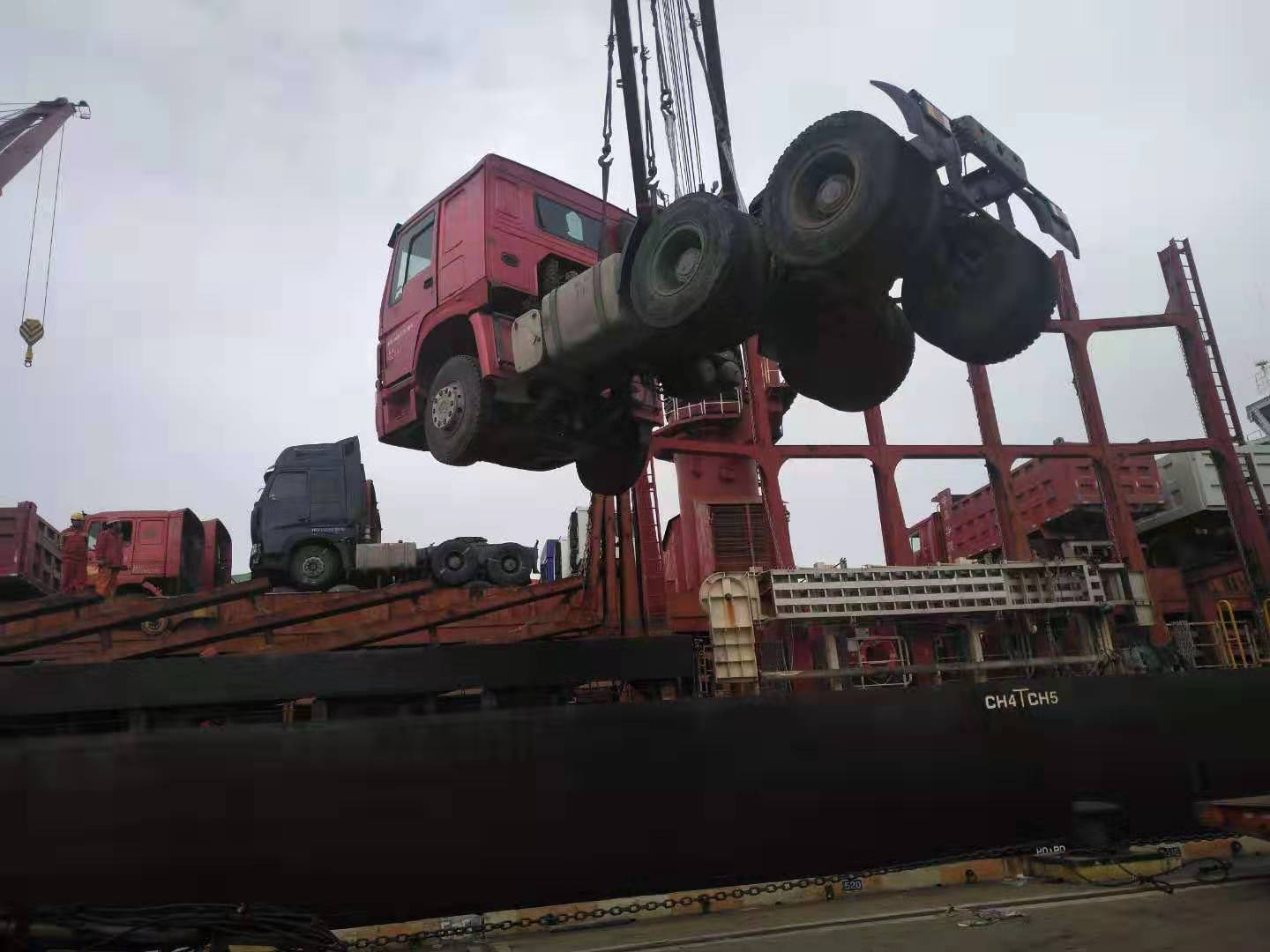 Shandong Guhong Auto Industrial CO., LTD - Tovornjaki - Leto: 2019, 6x4, klima undefined: slika 6