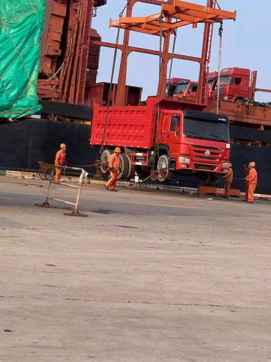 Shandong Guhong Auto Industrial CO., LTD - Tovornjaki - Leto: 2019, 6x4, klima undefined: slika 5