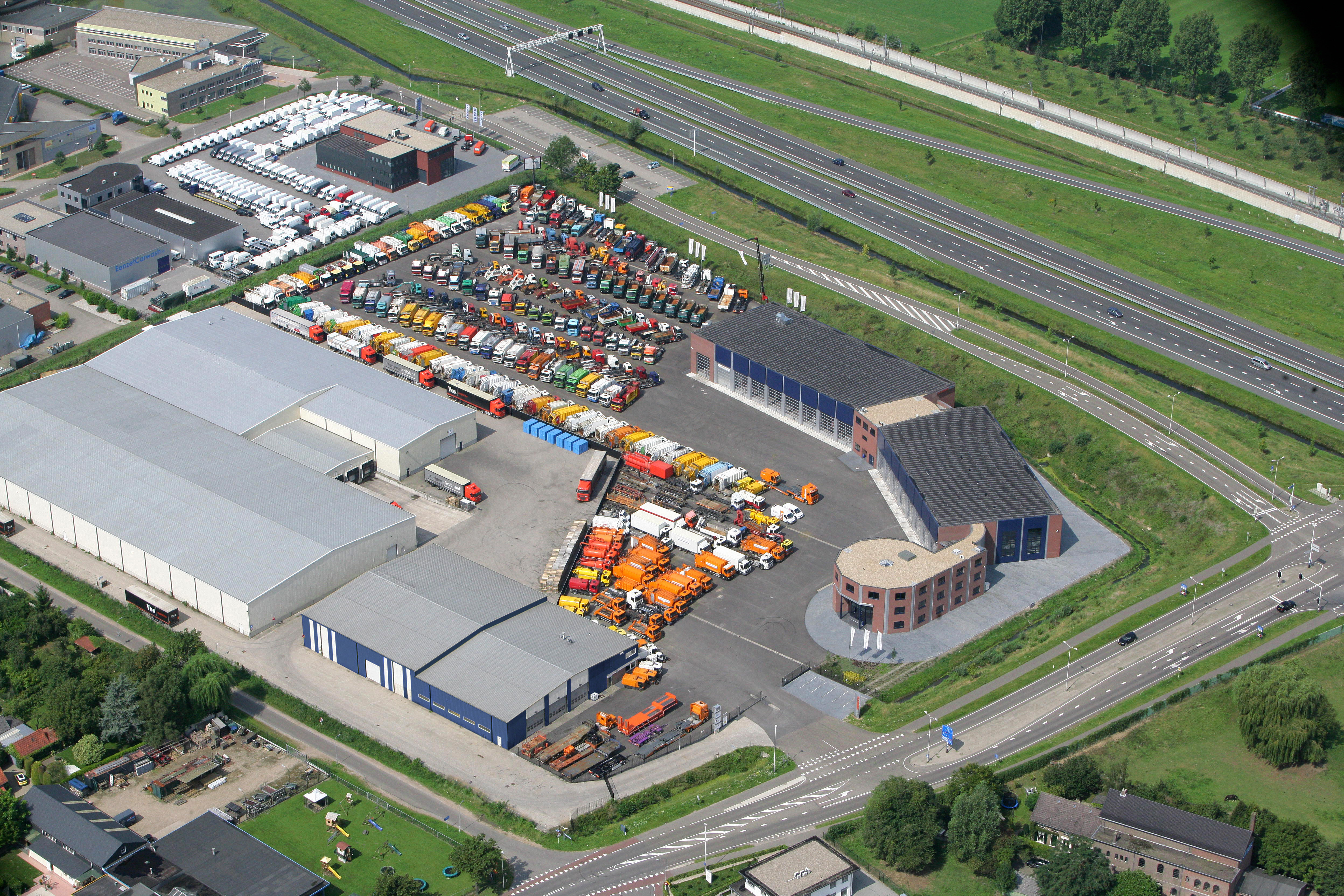 CLEAN MAT TRUCKS B.V. - Drugi stroji MERCEDES-BENZ - bencin undefined: slika 1