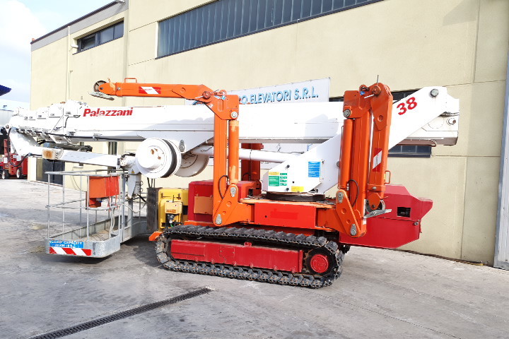 Centro Elevatori SRL - Gradbeni stroji undefined: slika 2