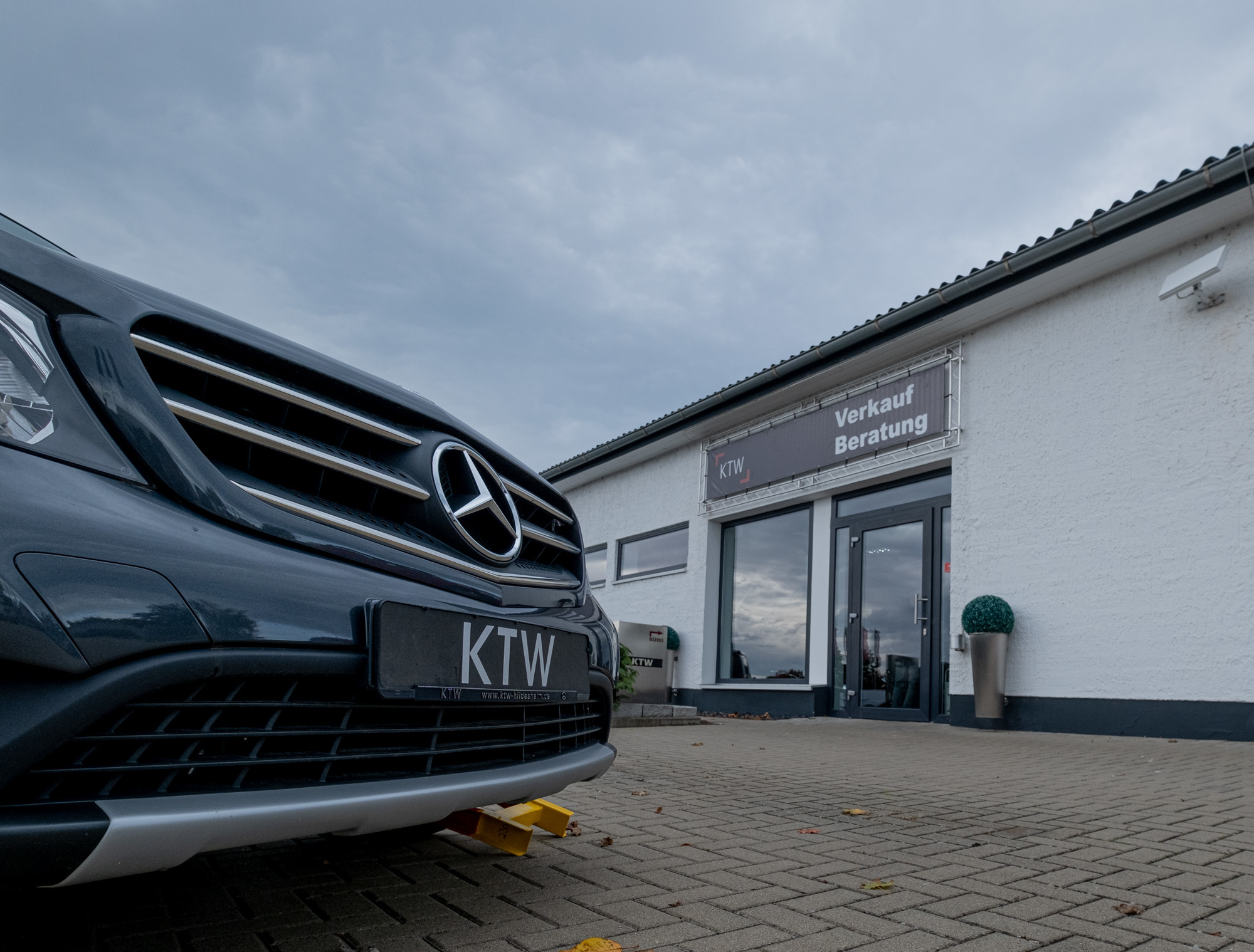 KTW Autohaus GmbH - Dostavna vozila - poškodovano, klima undefined: slika 9