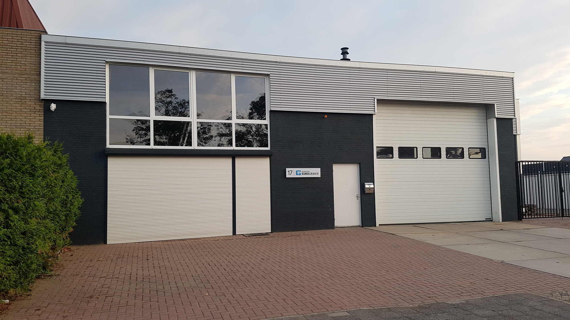 EUROGRAVIS NEDERLAND - Rezervni deli MERCEDES-BENZ undefined: slika 1