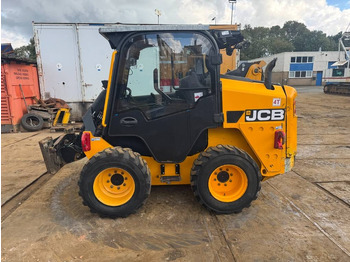 Mini nakladalec JCB