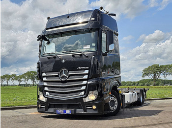Kontejnerski tovornjak/ Tovornjak z zamenljivim tovoriščem MERCEDES-BENZ Actros 2540