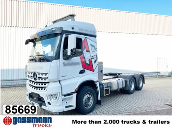 Vlačilec MERCEDES-BENZ Arocs 3351