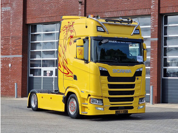 Vlačilec SCANIA S 500