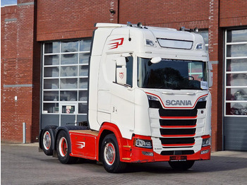 Vlačilec SCANIA S 500