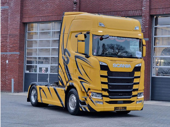 Vlačilec SCANIA S 540
