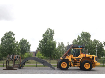 Kolesni nakladalec VOLVO L180F