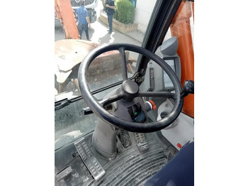 Bager na kolesih Hitachi ZAXIS 140W: slika 4