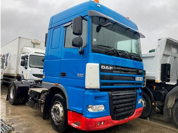 Vlačilec DAF XF 105 460