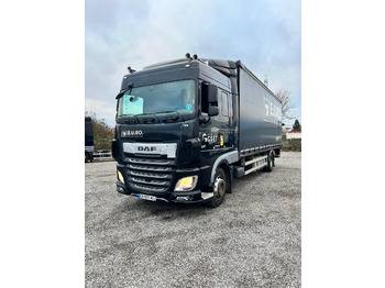 Tovornjak s ponjavo DAF