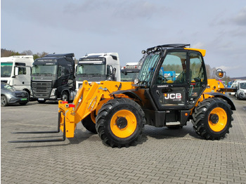 Teleskopski viličar JCB