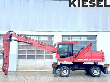 Bager za prekladanje primarnih/ Sekundarnih surovin FUCHS