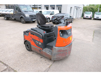 Vlečni traktor LINDE P60