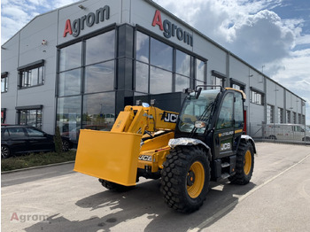 Teleskopski viličar JCB