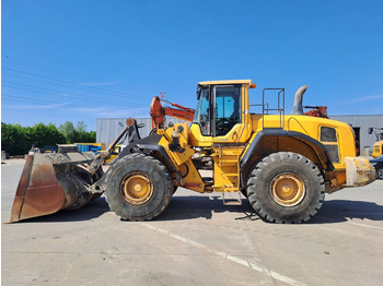 Kolesni nakladalec VOLVO L180G