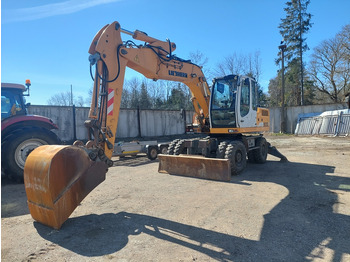 Bager na kolesih LIEBHERR A 900