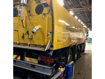 Runway Sweeper Johnston-Beam Scania P400 Model Beam S14000 lizing Runway Sweeper Johnston-Beam Scania P400 Model Beam S14000: slika 2