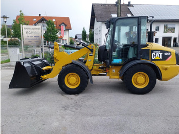 Kolesni nakladalec CATERPILLAR 906H
