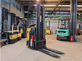 Stroj za zlaganje CATERPILLAR