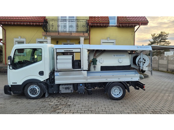 Vakuumski tovornjak NISSAN