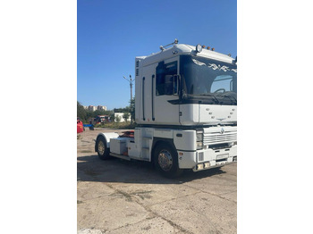 Vlačilec RENAULT Magnum