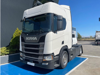 Vlačilec SCANIA R 450