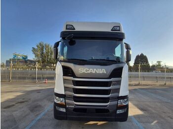 Vlačilec SCANIA R 450