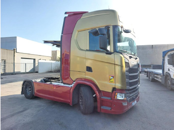 Vlačilec SCANIA S 500