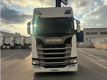 Vlačilec SCANIA S 500