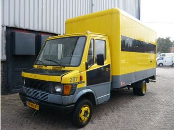 Tovornjak zabojnik Mercedes-Benz 407: slika 1