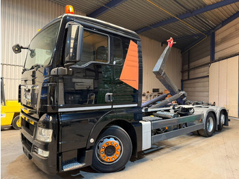 Kotalni prekucni tovornjak MAN TGX 26.400