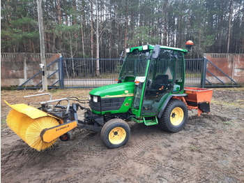 Traktor JOHN DEERE