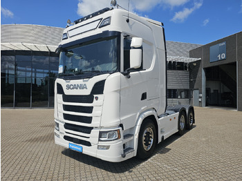 Vlačilec SCANIA S 500