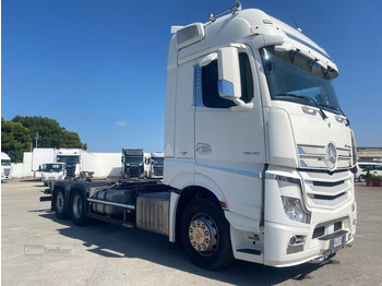Tovornjak-šasija MERCEDES-BENZ Actros 2545
