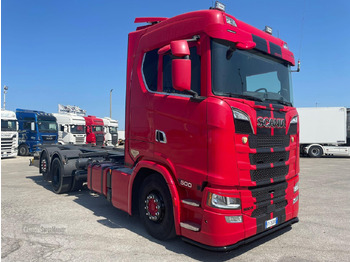 Kontejnerski tovornjak/ Tovornjak z zamenljivim tovoriščem SCANIA S 500