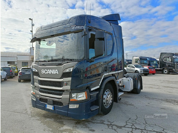 Vlačilec SCANIA P 450