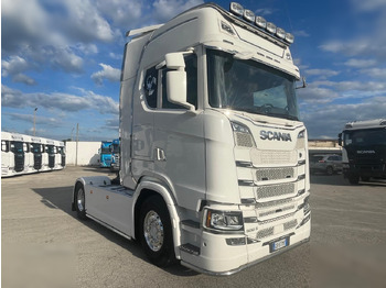 Vlačilec SCANIA S 500