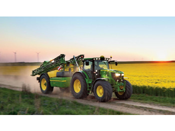 Vlečna škropilnica JOHN DEERE