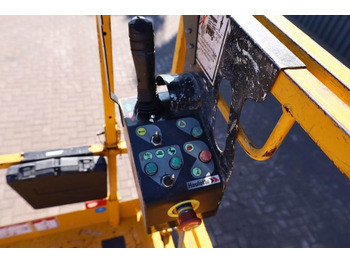 Škarjasta dvižna ploščad Haulotte COMPACT 14 Electric, 14m Working Height, 350kg Cap: slika 3
