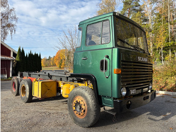 Kontejnerski tovornjak/ Tovornjak z zamenljivim tovoriščem SCANIA 141